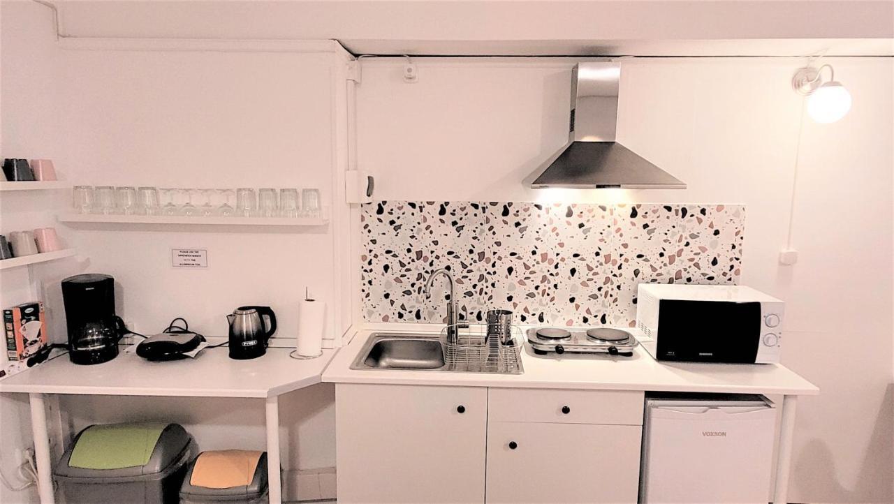 Driopon Apartment Atene Esterno foto