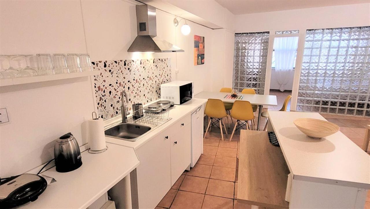 Driopon Apartment Atene Esterno foto